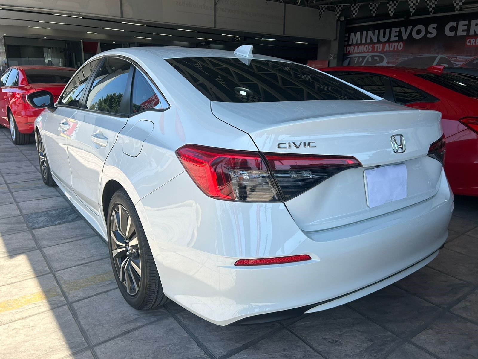 
										Civic CVT 2022 full									