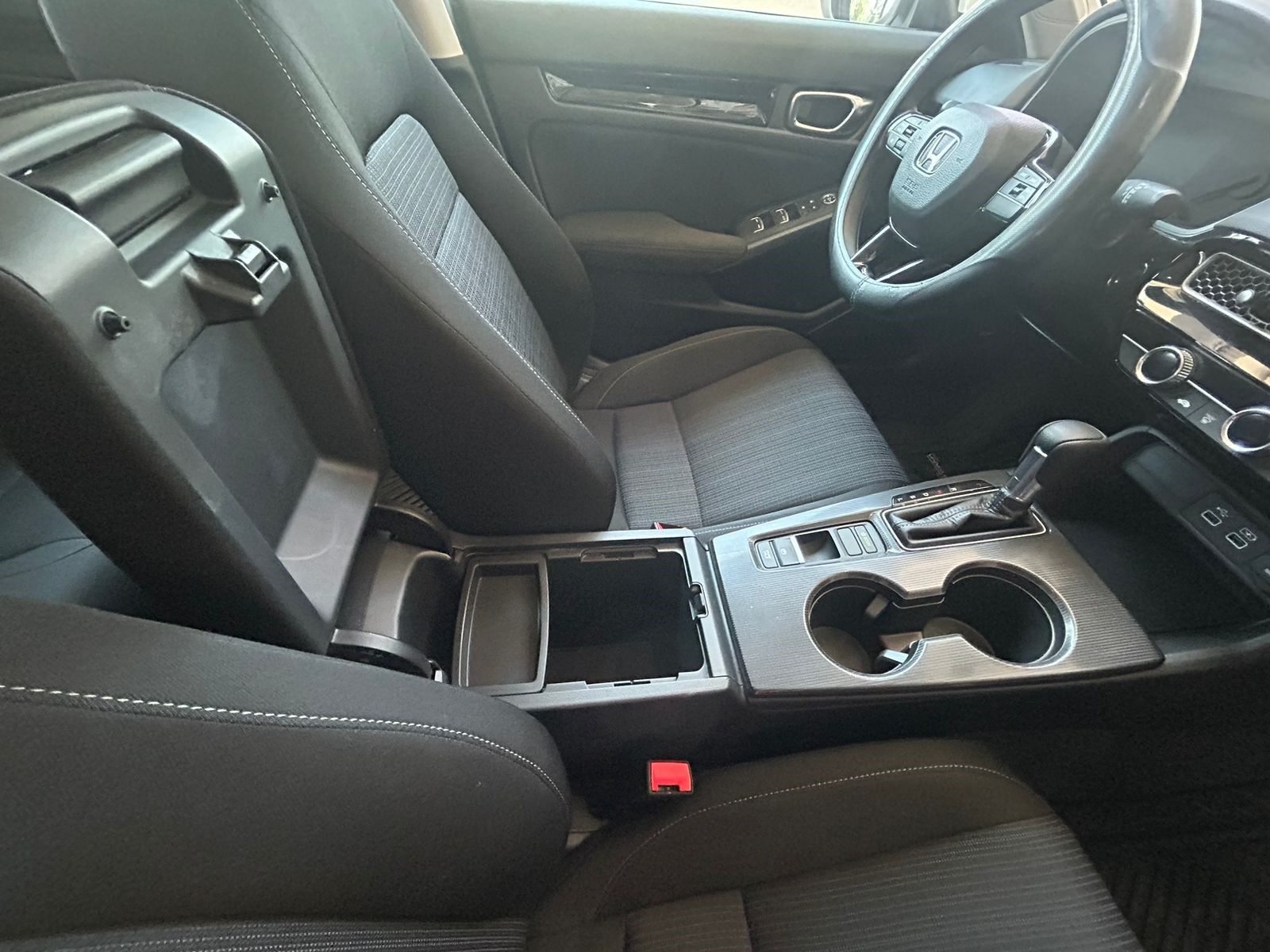 
										Civic CVT 2022 full									