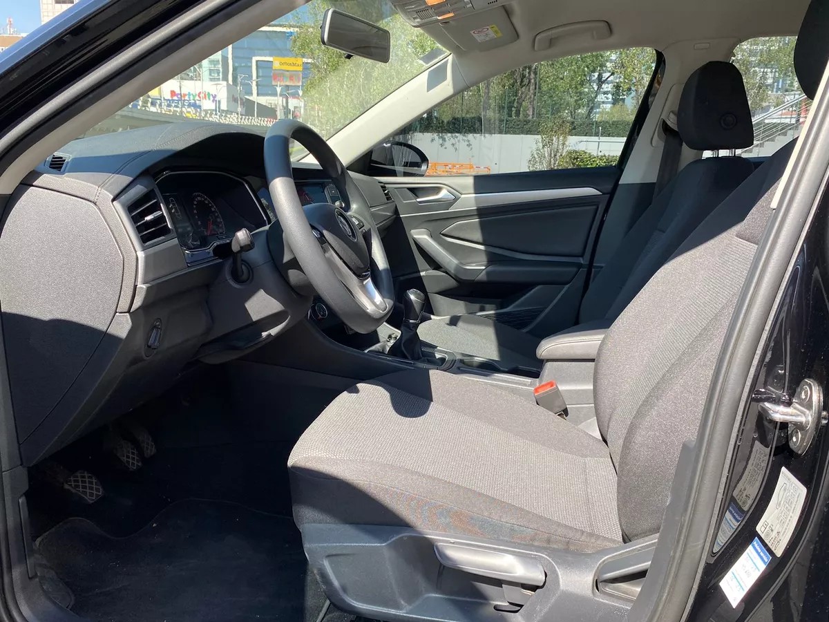 
								Volkswagen Jetta 4p Trendline L4/1.4/T Man full									