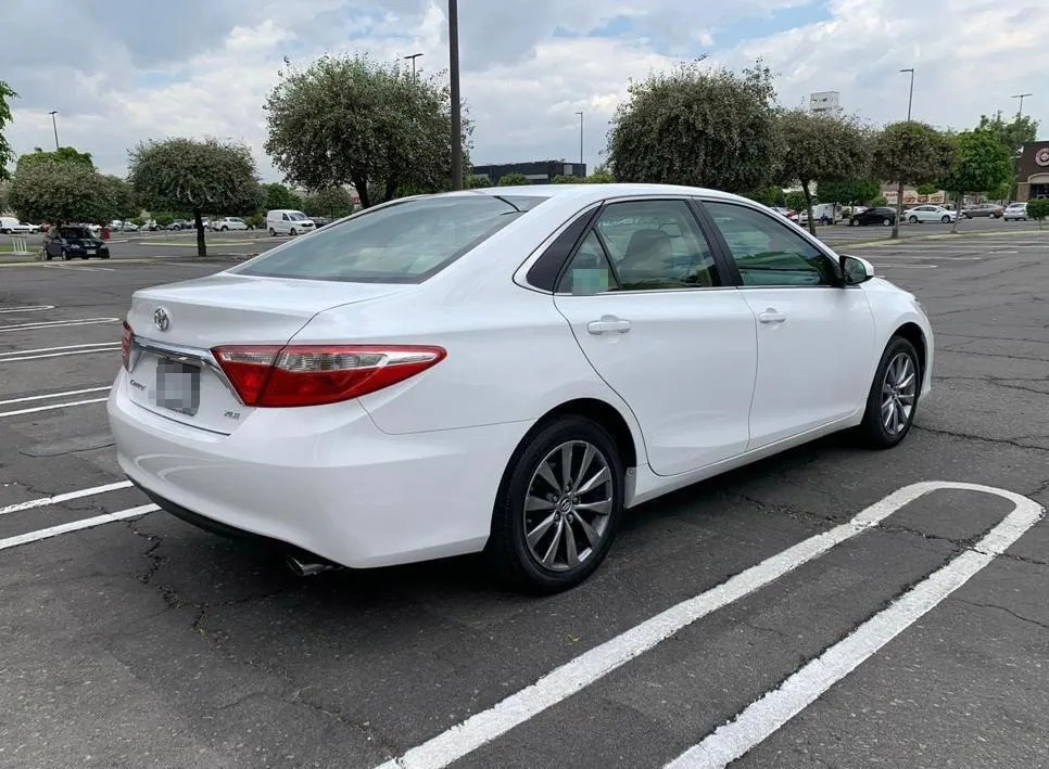 
								Toyota Camry 2.5 Xle At full									