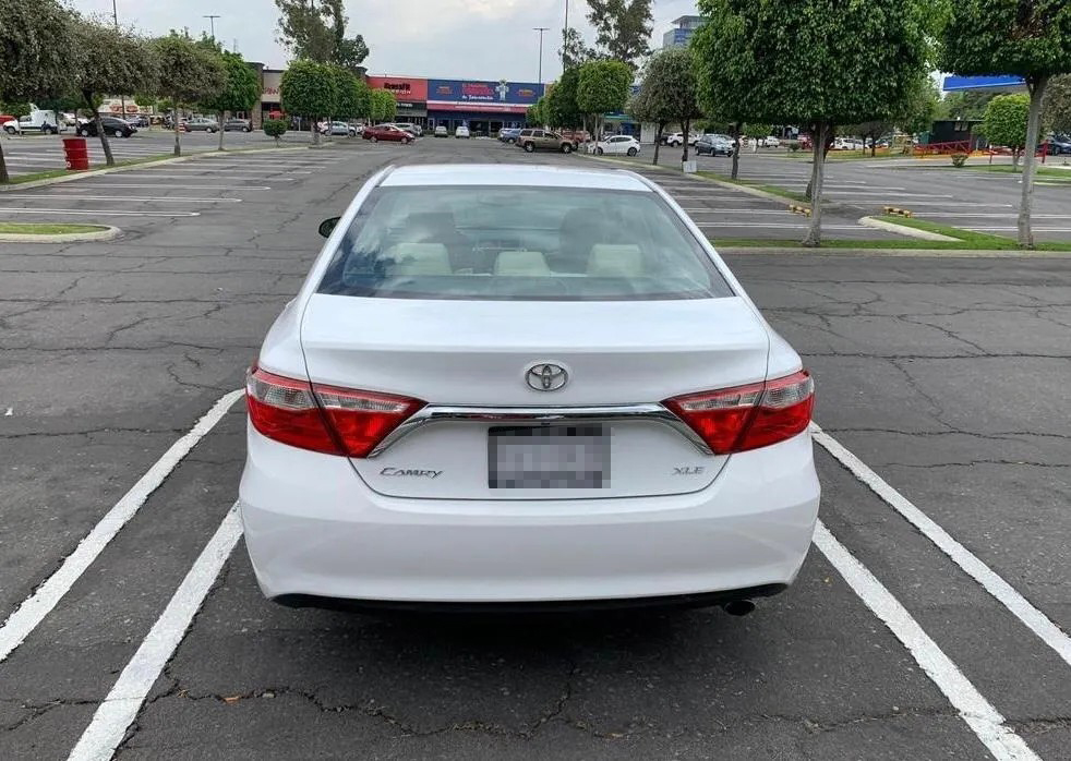 
								Toyota Camry 2.5 Xle At full									