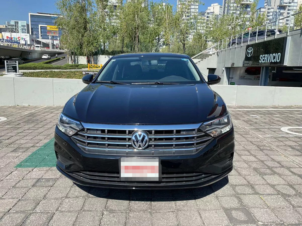 
								Volkswagen Jetta 4p Trendline L4/1.4/T Man full									